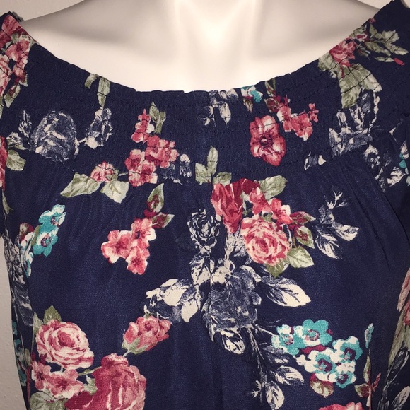 Active USA Floral Top Sz S - Picture 2 of 6